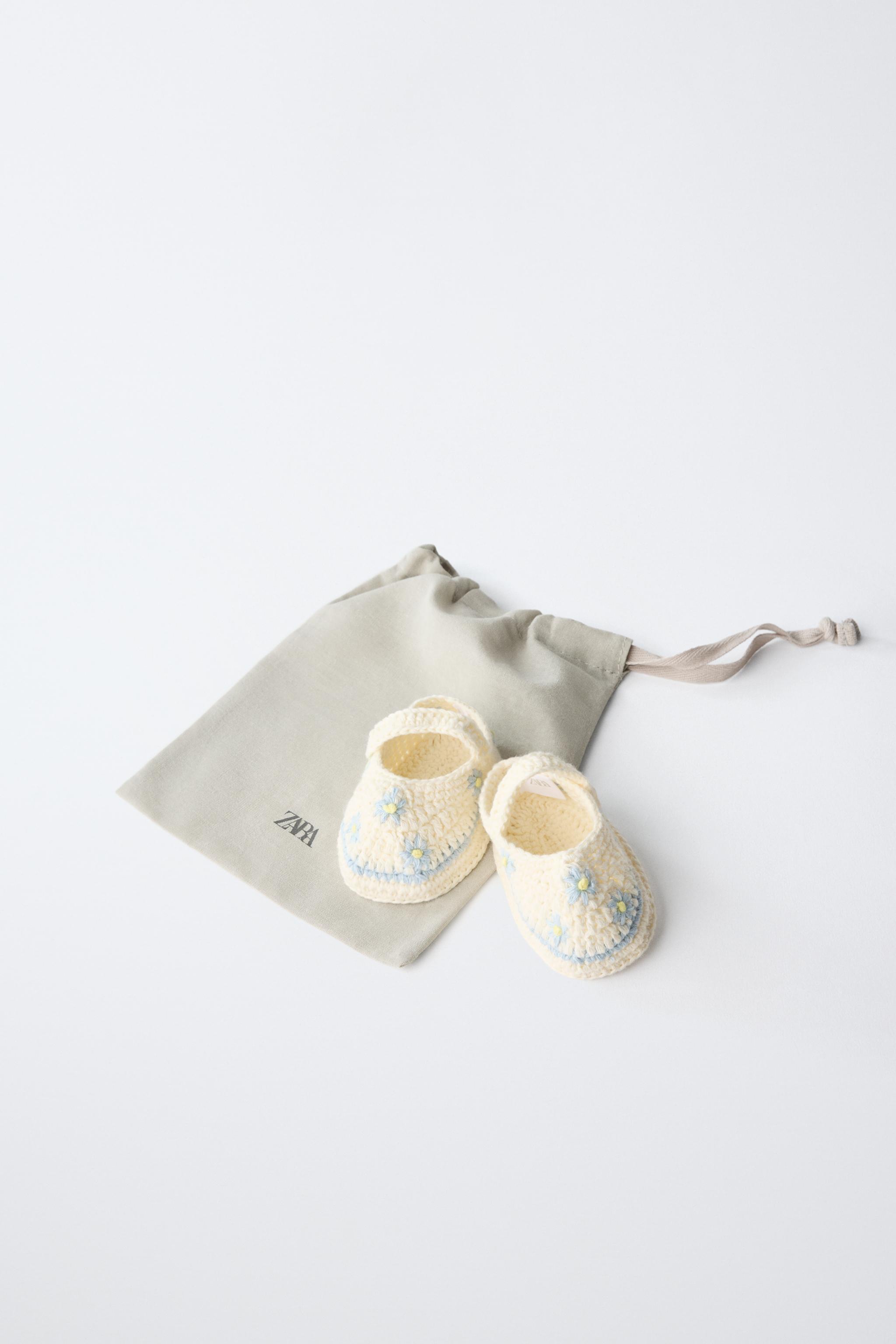 KNIT BOOTIES